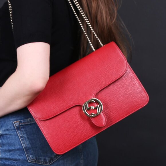 Gucci Interlocking G Shoulder Bag Red Medium - Picture 5 of 10